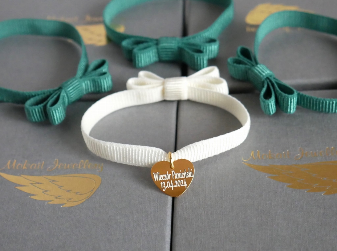 Zestaw bransoletek z kokardką na Wieczór Panieński z sercem 3+1 - bransoletki personalizowane  - Zestaw bransoletek z kokardką na Wieczór Panieński z sercem 3+1 - bransoletki personalizowane