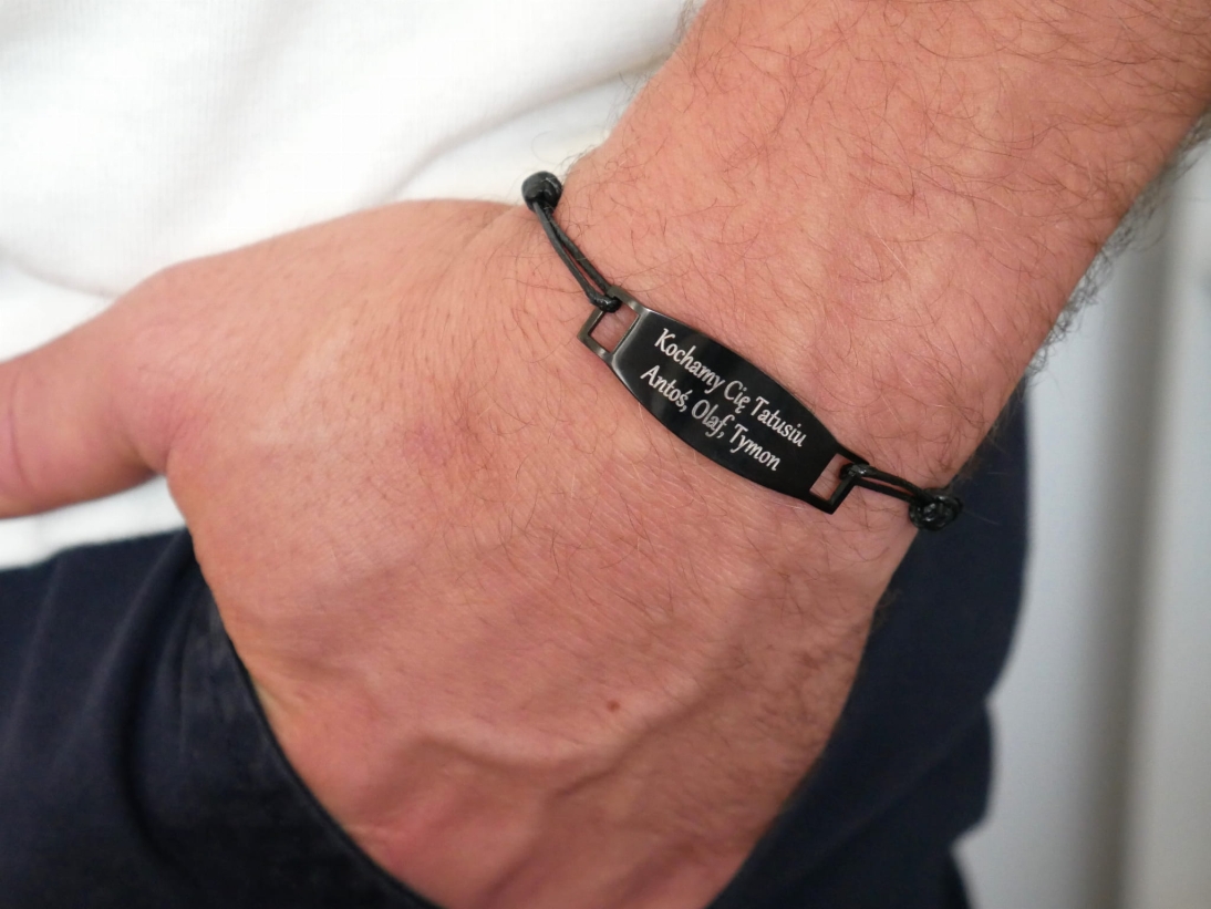 Prezent dla Taty - Bransoletka z grawerem Najlepszy Tata i imiona dzieci - Personalizowany prezent na Dzień Taty  - Czarna bransoletka dla Taty - Personalizowany prezent na Dzień Taty - Biżuteria z własnym grawerem
