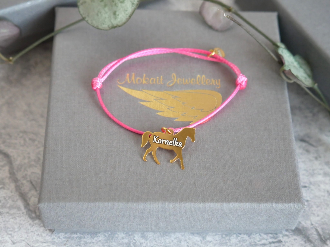  Bransoletka z koniem na różowym sznurku - dowolna personalizacja - srebro 925 złocone 24karatowym złotem - Biżuteria grawerowana - Koń - P1200496.JPG
