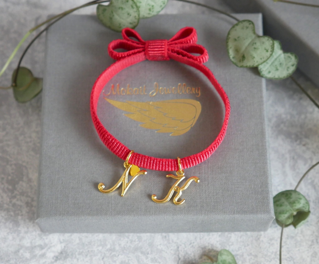  Czarna bransoletka z literami na elastycznej wstążce - dowolny kolor bransoletki - P1190122.JPG