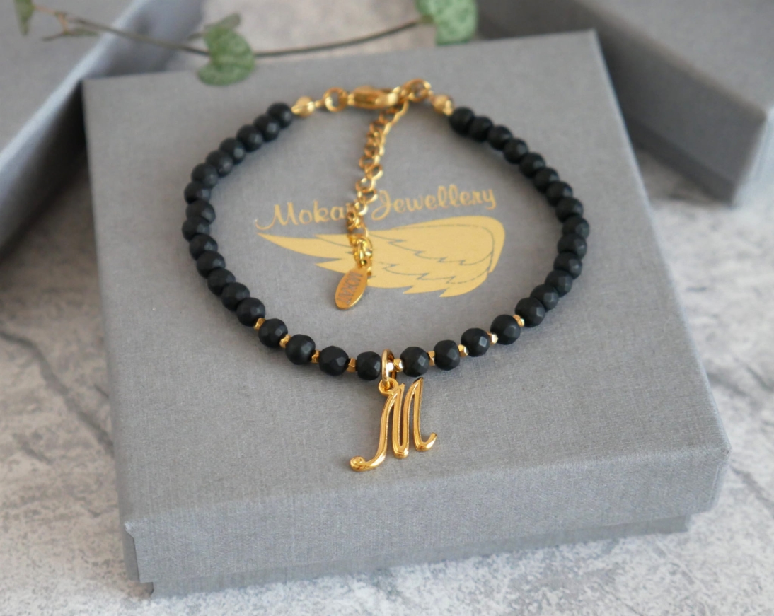  Bransoletka z literą M - Kamień onyks czarny matowy i hematyt - Bransoletka z dowolną literą - Bransoletka z literą M - Kamień onyks czarny matowy i hematyt - Bransoletka z dowolną literą
