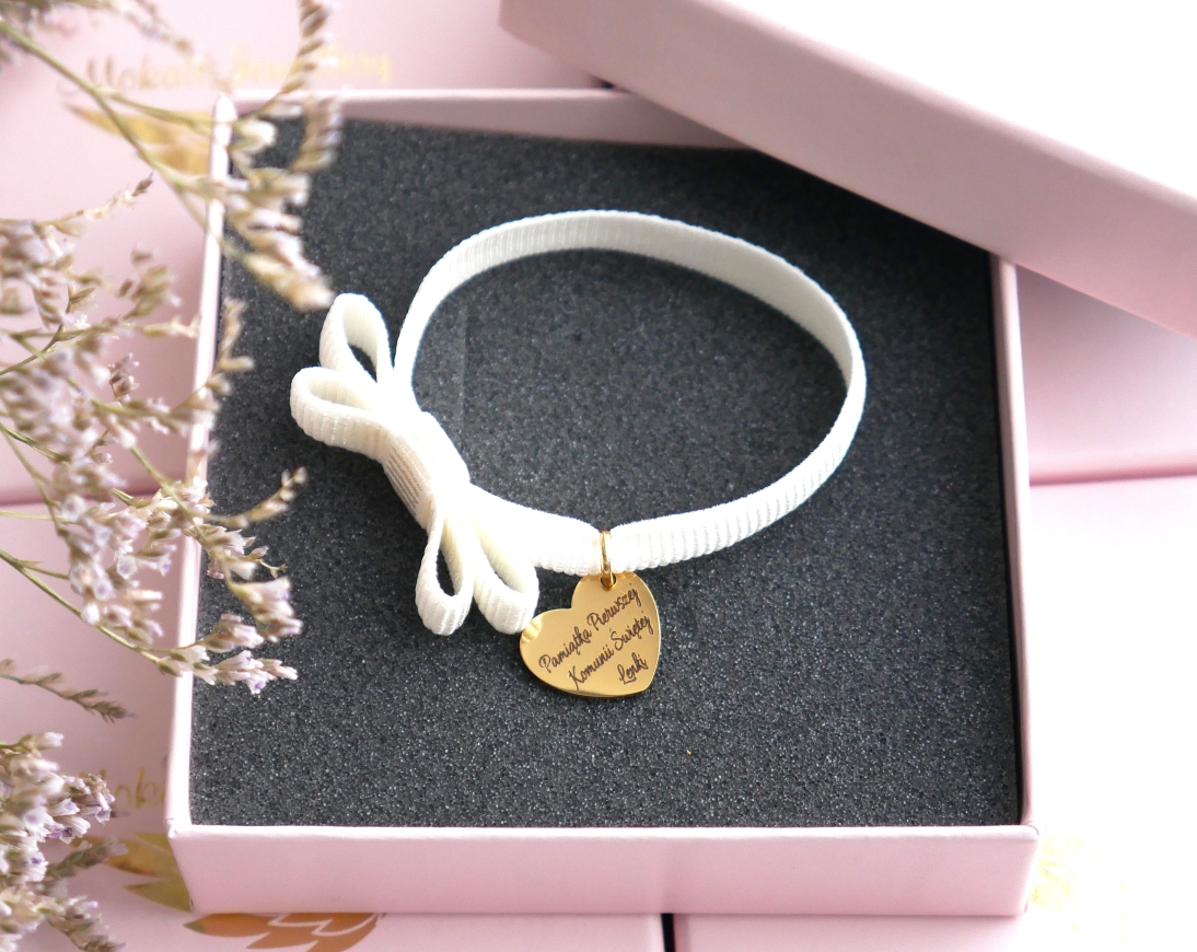Pamiątka Pierwszej Komunii Świętej - Biała bransoletka z Serduszkiem na komunię dla dziewczynki - Bransoletka personalizowana - stal