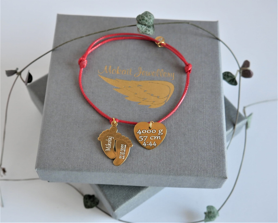 Bransoletka dla mamy metryczka dziecka na czerwonym sznureczku - Bransoletka personalizowana - Bransoletka dla mamy metryczka dziecka na czerwonym sznureczku
