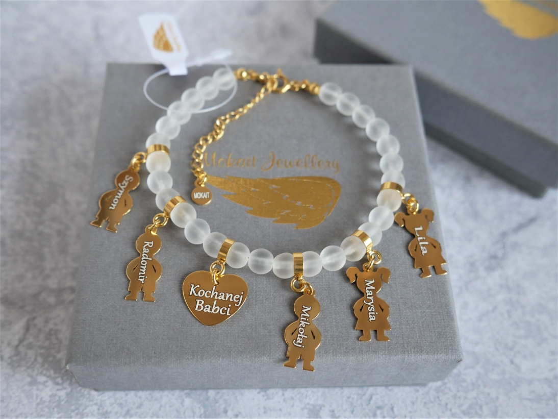 Konfigurator > Bransoletka regulowana alabaster matowy z sześcioma  dowolnymi zawieszkami z grawerem - Biżuteria personalizowana  - Biżuteria personalizowana