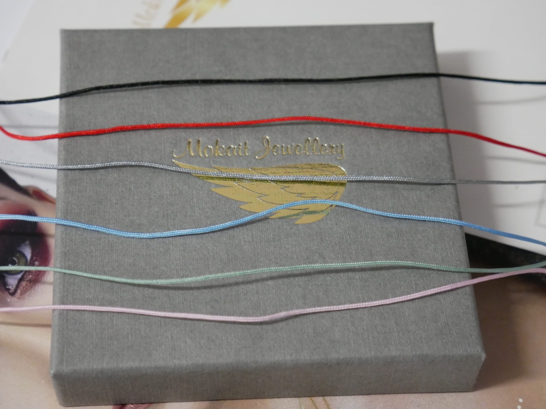  Bransoletka na różowym sznurku przylegająca z sercem i stópkami w sercu z imionami dzieci  - Bransoletka personalizowana  - P1070008.JPG