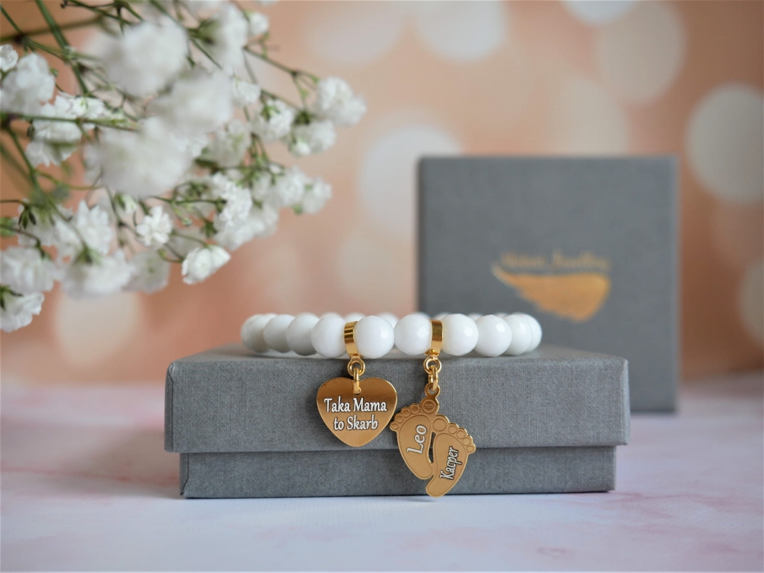 Bransoletka dla mamy kamień Agat biały stópki dziecka i serce Taka mama to skarb  - Bransoletka dla mamy kamień kryształ biały stópki dziecka i serce Taka mama to skarb
