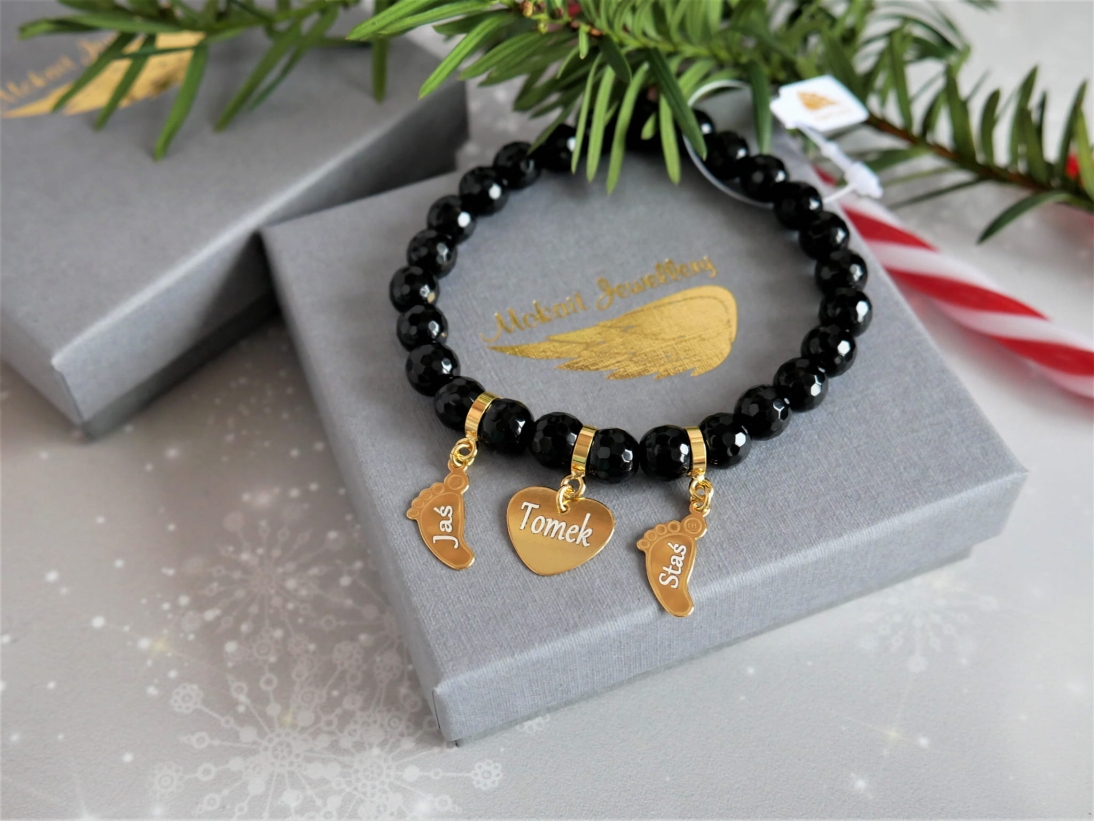 Prezent pod choinkę z sercem i stópkami dziecka z imionami - Pomysł na prezent bożonarodzeniowy z imionami - kamień onyks czarny - Prezent pod choinkę z sercem i stópkami dziecka z imionami - Pomysł na prezent bożonarodzeniowy z imionami - kamień onyks czarny