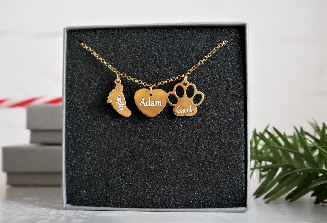 Naszyjnik na prezent  - Prezent z personalizacją - Łańcuszek z sercem stópka i psią łapką - Naszyjnik na prezent świąteczny - Prezent bożonarodzeniowy z personalizacją - Łańcuszek z sercem stópka i psią łapką