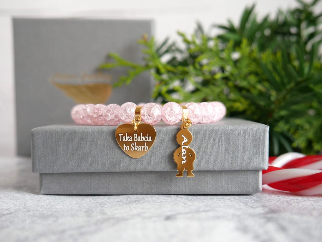 Prezent dla babci - Bransoletka z imionami i z sercem - Pomysł na prezent na Dzień Babci - Kamień kryształ róż - Prezent pod choinkę personalizowany dla babci - Bransoletka z imionami i z sercem - Pomysł na prezent - Kamień kryształ róż