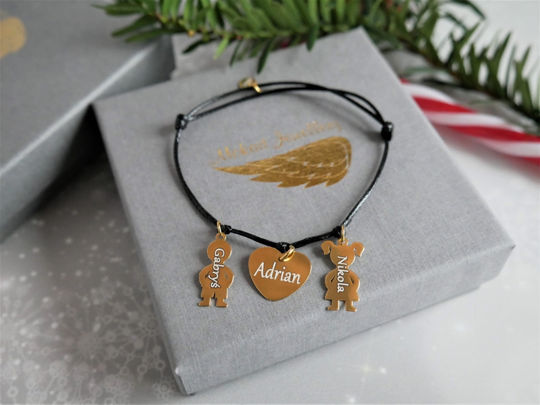 Bransoletka na prezent na gwiazdkę - Bransoletka na sznureczku z trzema zawieszkami - Bransoletka personalizowana z imionami  - Bransoletka na prezent na gwiazdkę - Bransoletka na sznureczku z trzema zawieszkami - Bransoletka personalizowana z imionami