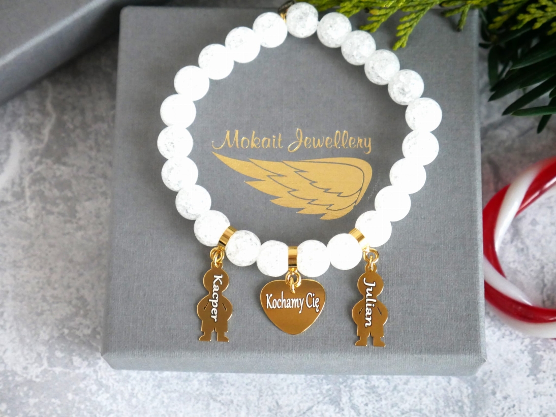 Prezent pod choinkę dla Mamy z sercem Kochamy Cię i z imionami dzieci - Bransoletka personalizowana - Pomysł na prezent bożonarodzeniowy z imionami - kamień kryształ biały
