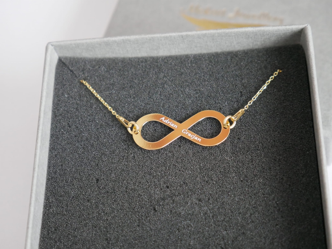 Naszyjniki z nieskończonością z dowolnym grawerem - Personalizowany pomysł na prezent - naszyjnik nieskończonośc z grawerem