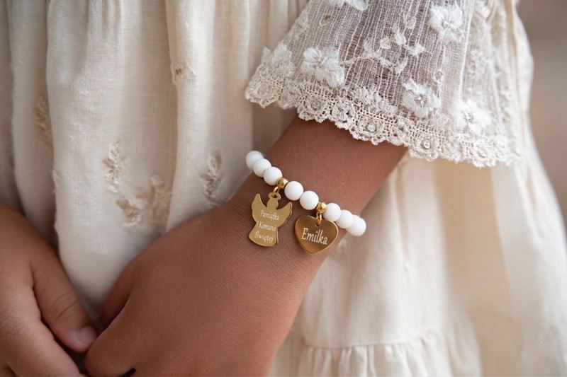 Prezent na Komunię dla dziewczynki – co wybrać, aby było elegancko i symbolicznie